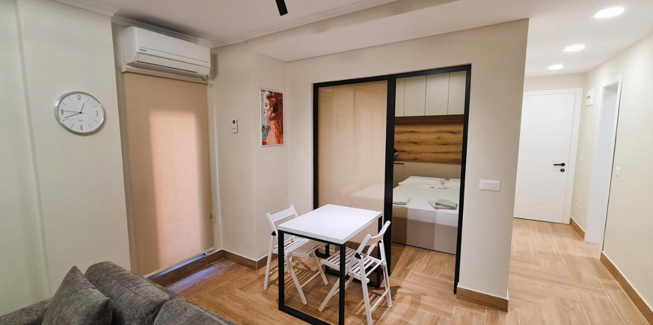 2V1 - Center Apartment 4 Tirana Exteriör bild