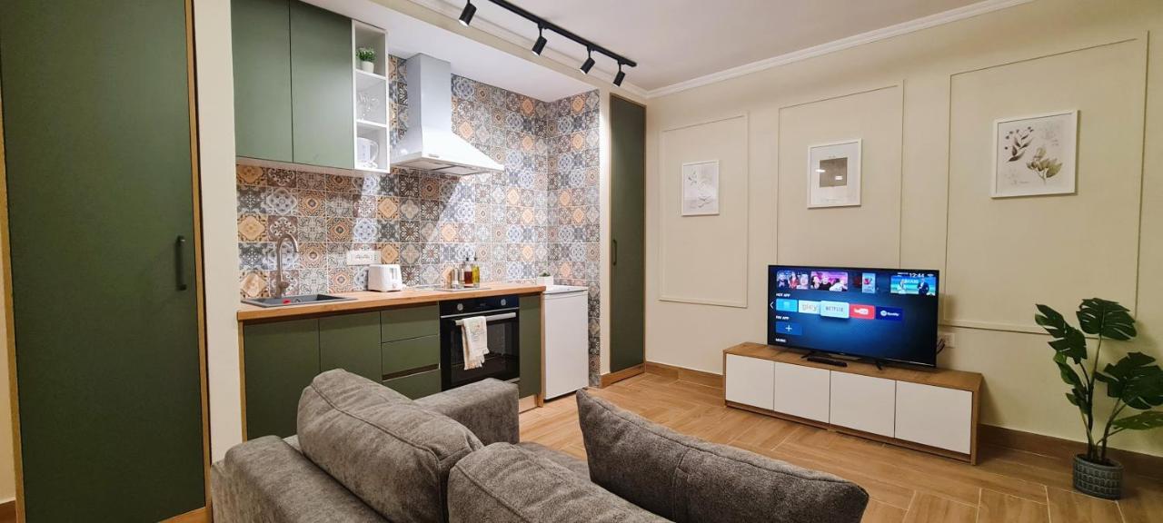 2V1 - Center Apartment 4 Tirana Exteriör bild